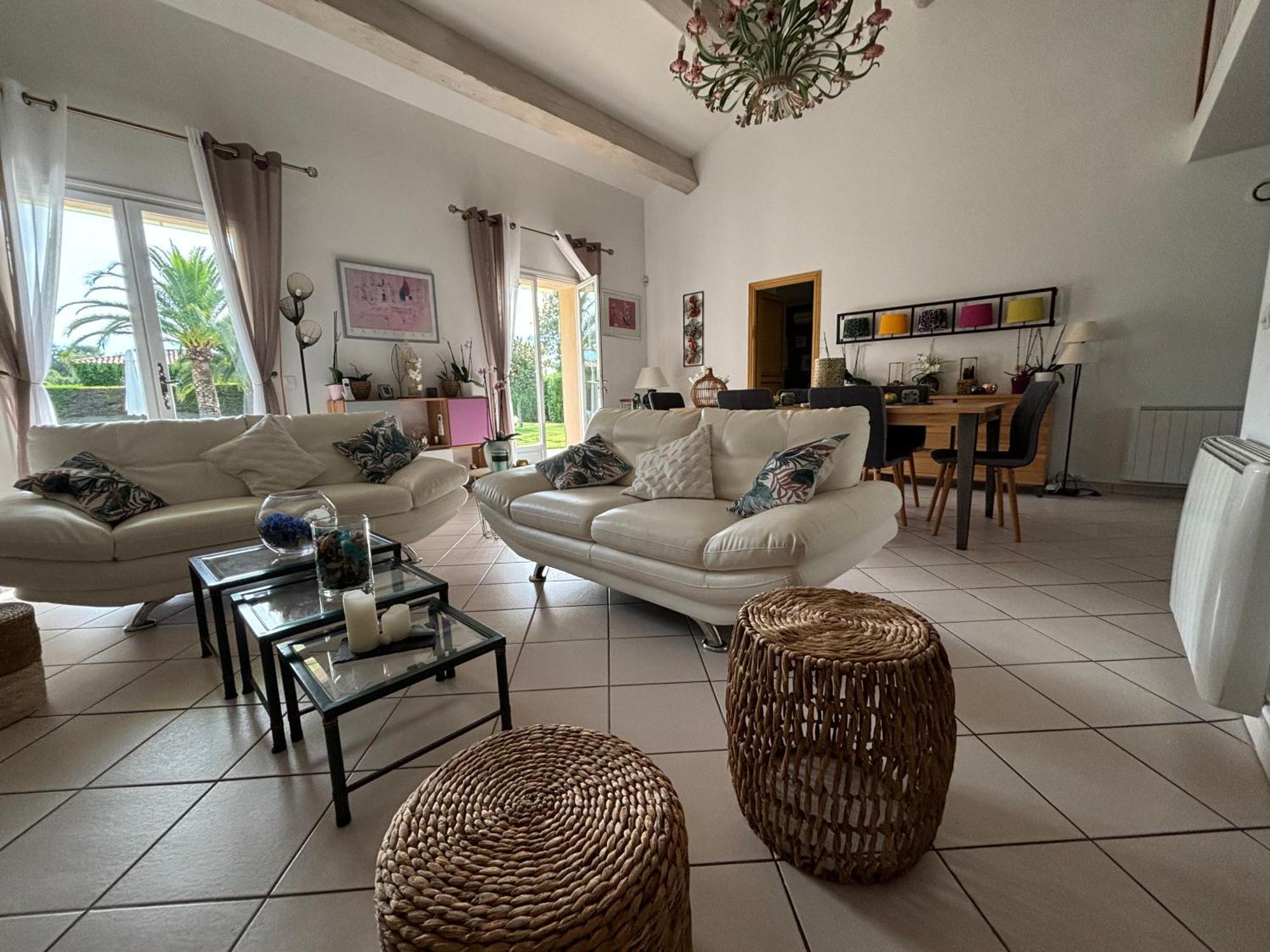 ונס Charmante Villa Familiale מראה חיצוני תמונה
